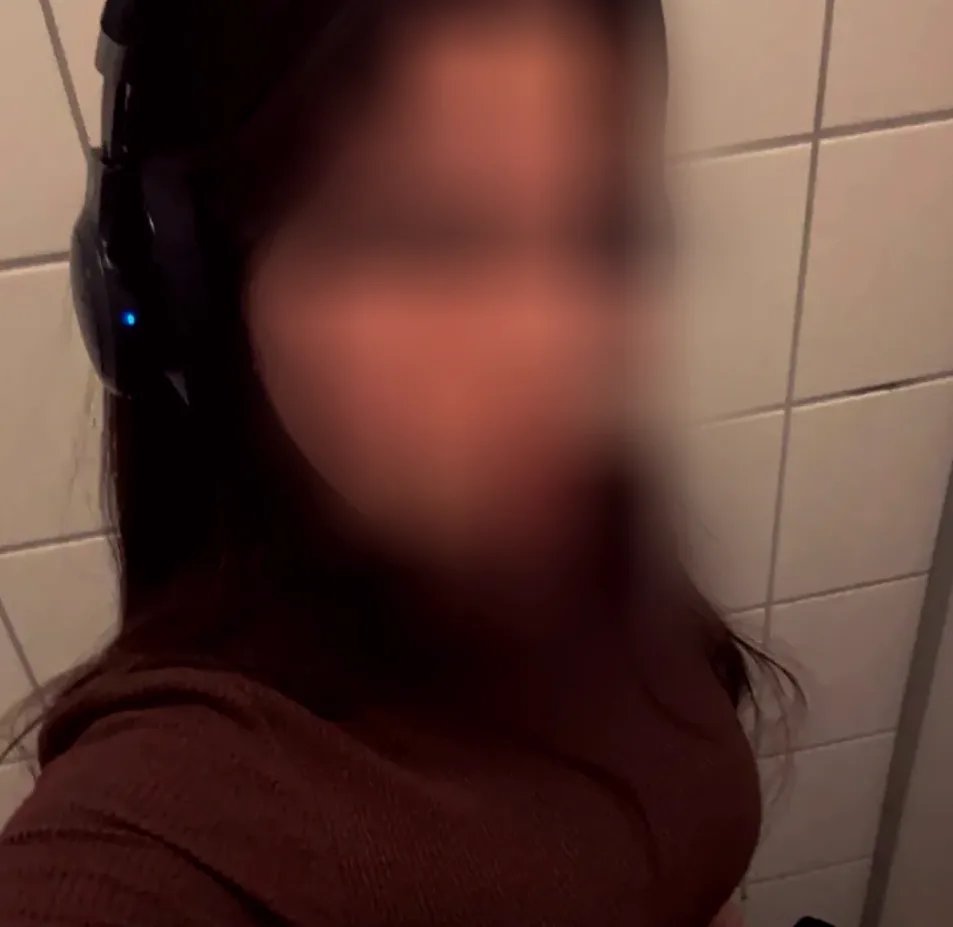 Carina, 25