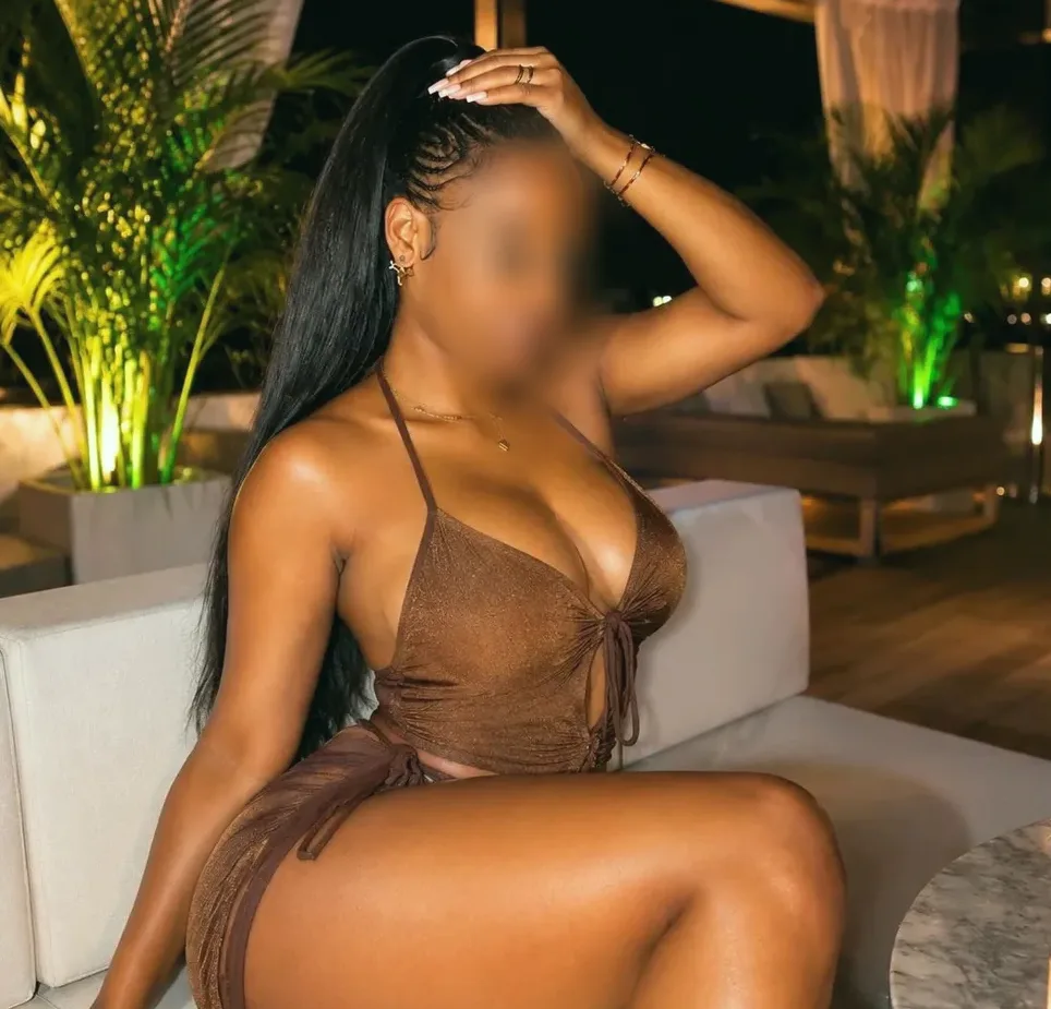 Emma, 27