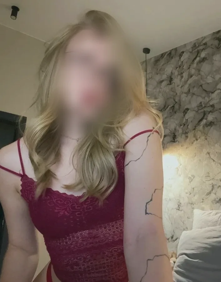 Fatma, 22