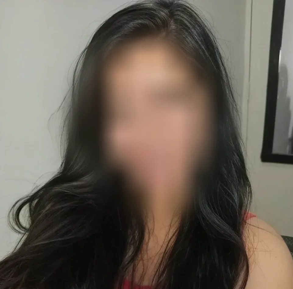 Pauline, 21