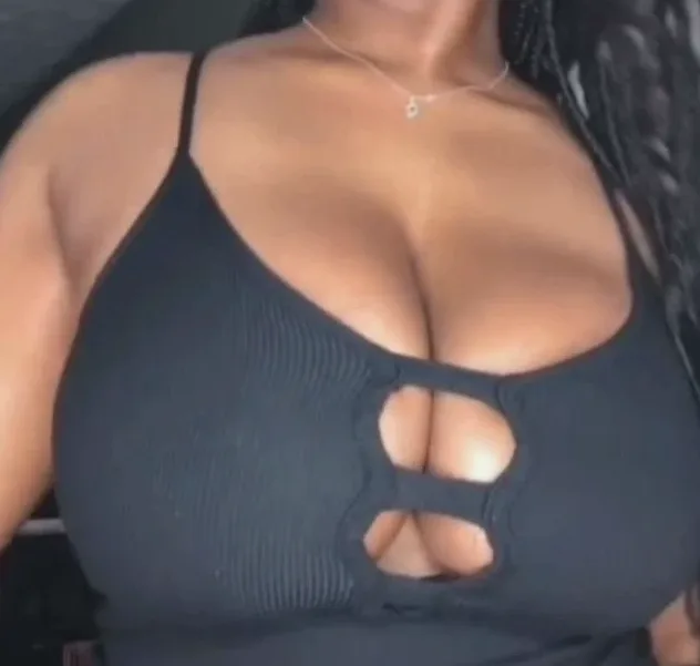 Sarah, 25